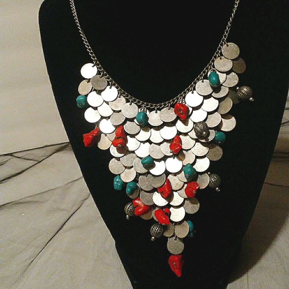 Bib necklace set